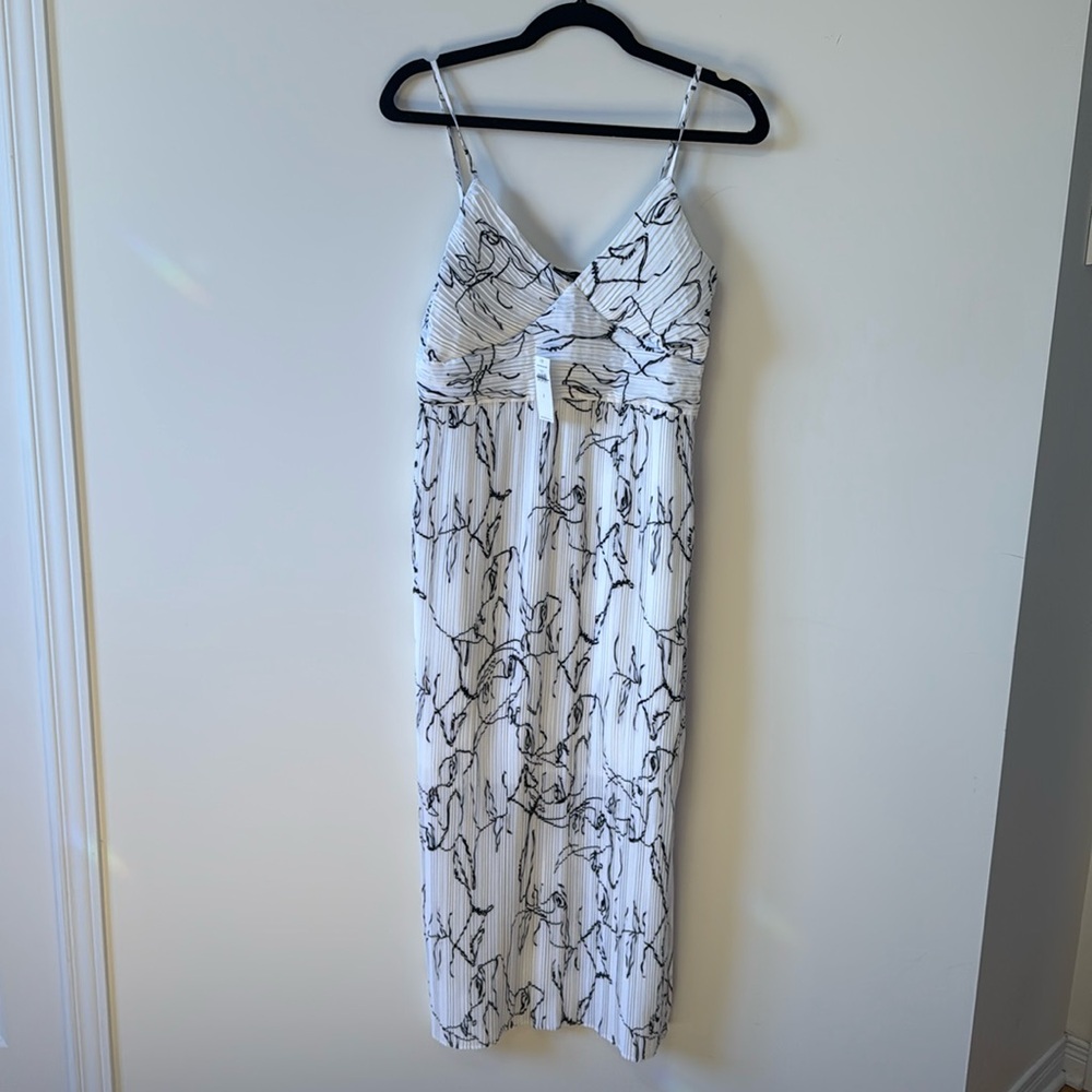 NWT Banana Republic Midi Dress Plisse Lady Bird Face Drawings Black White Size 8